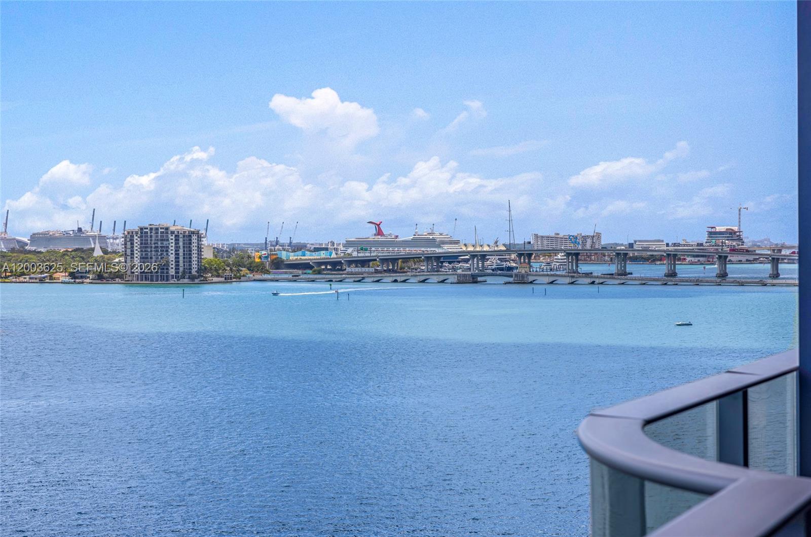 ARIA RESERVE SOUTH TOWER - Residential Lease