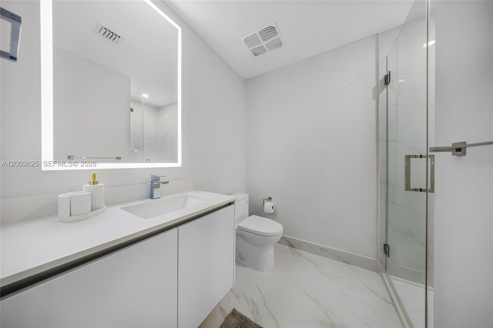 ARIA RESERVE SOUTH TOWER - Residential Lease