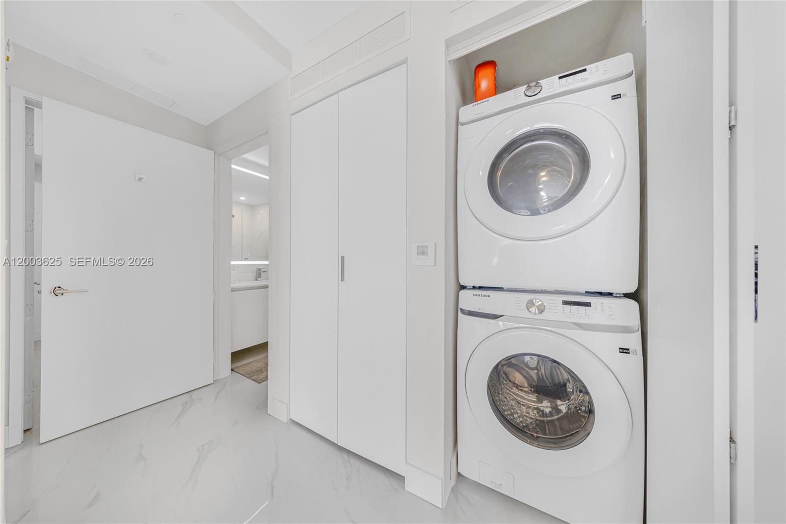 ARIA RESERVE SOUTH TOWER - Residential Lease