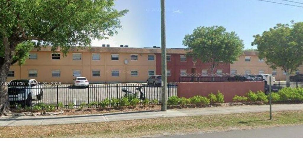 Photo of 101 NE 41 St #39 B, Lauderdale Lakes, FL 33334 (MLS # A12011505)