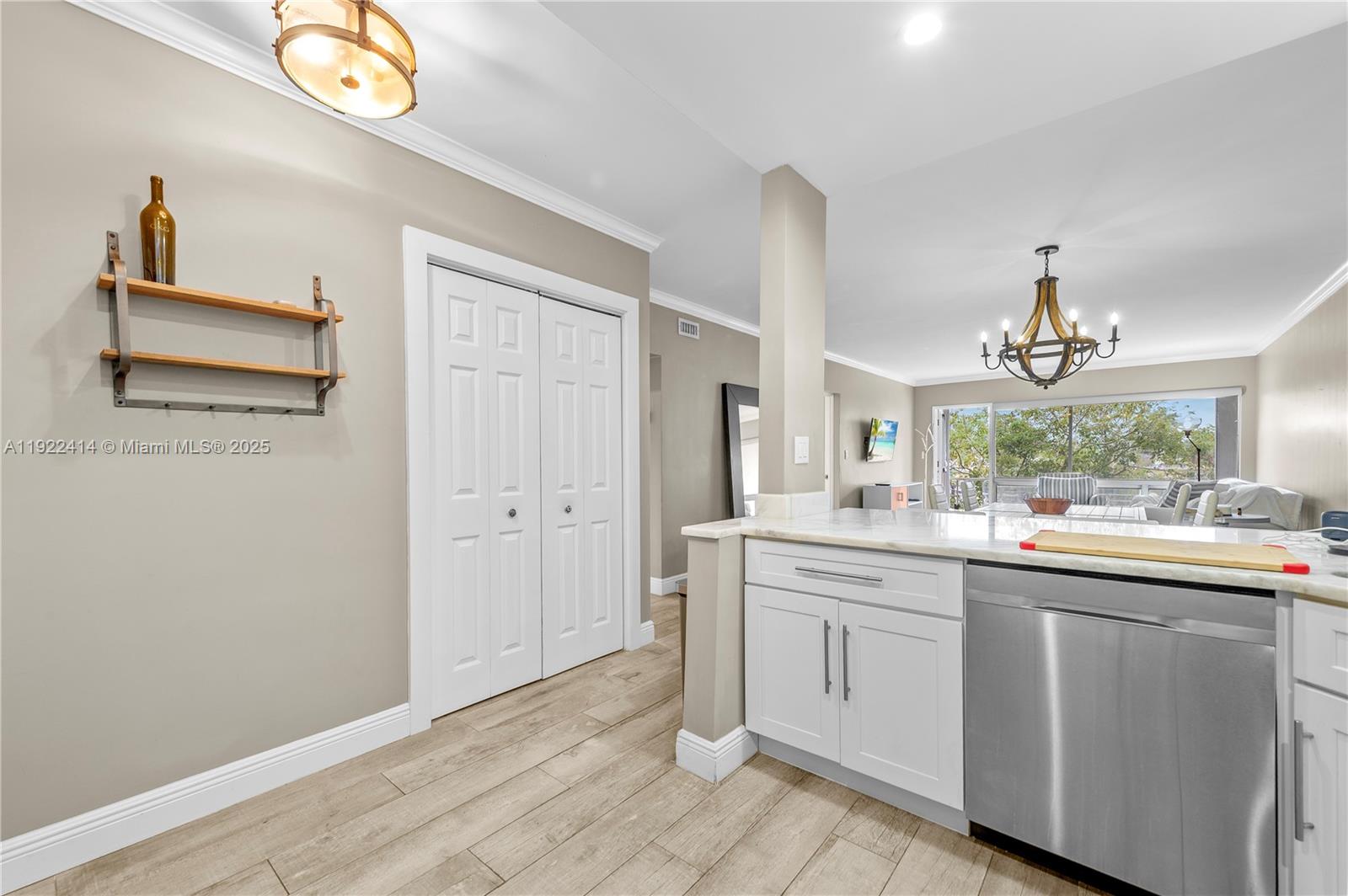 View photos, virtual tours, details... 900 SW 12th St 206