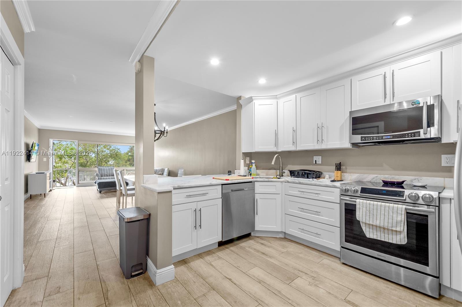 View photos, virtual tours, details... 900 SW 12th St 206