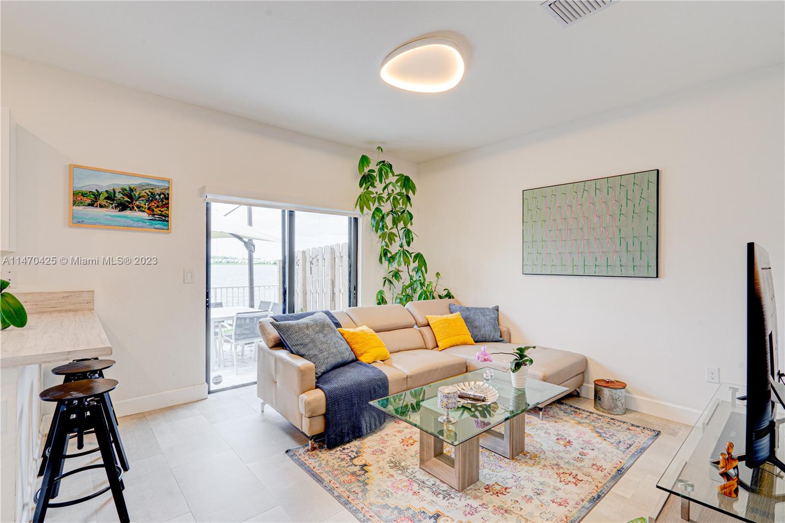 VIA VENTURA NEIGHBORHOOD - Residential