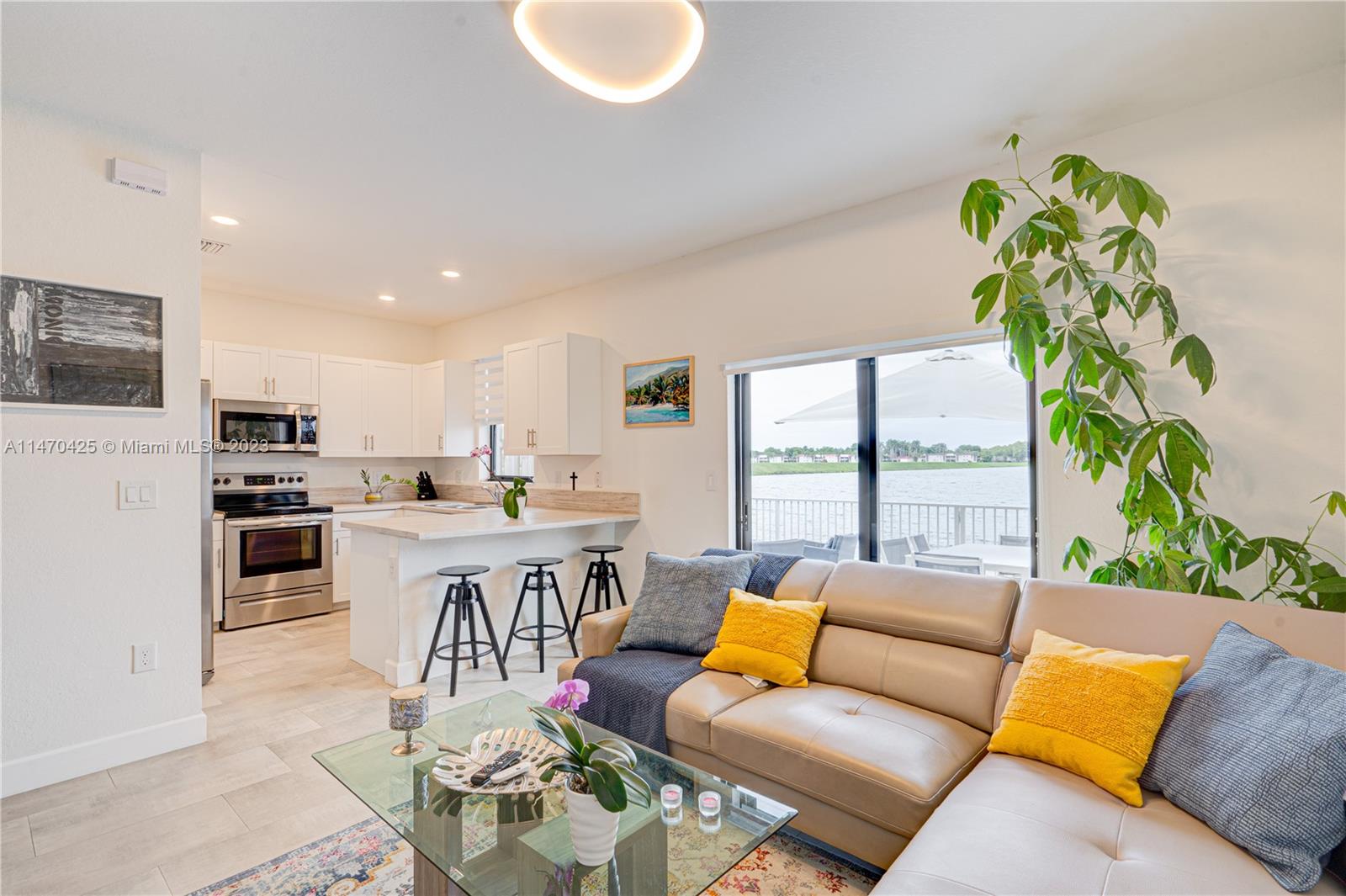 VIA VENTURA NEIGHBORHOOD - Residential