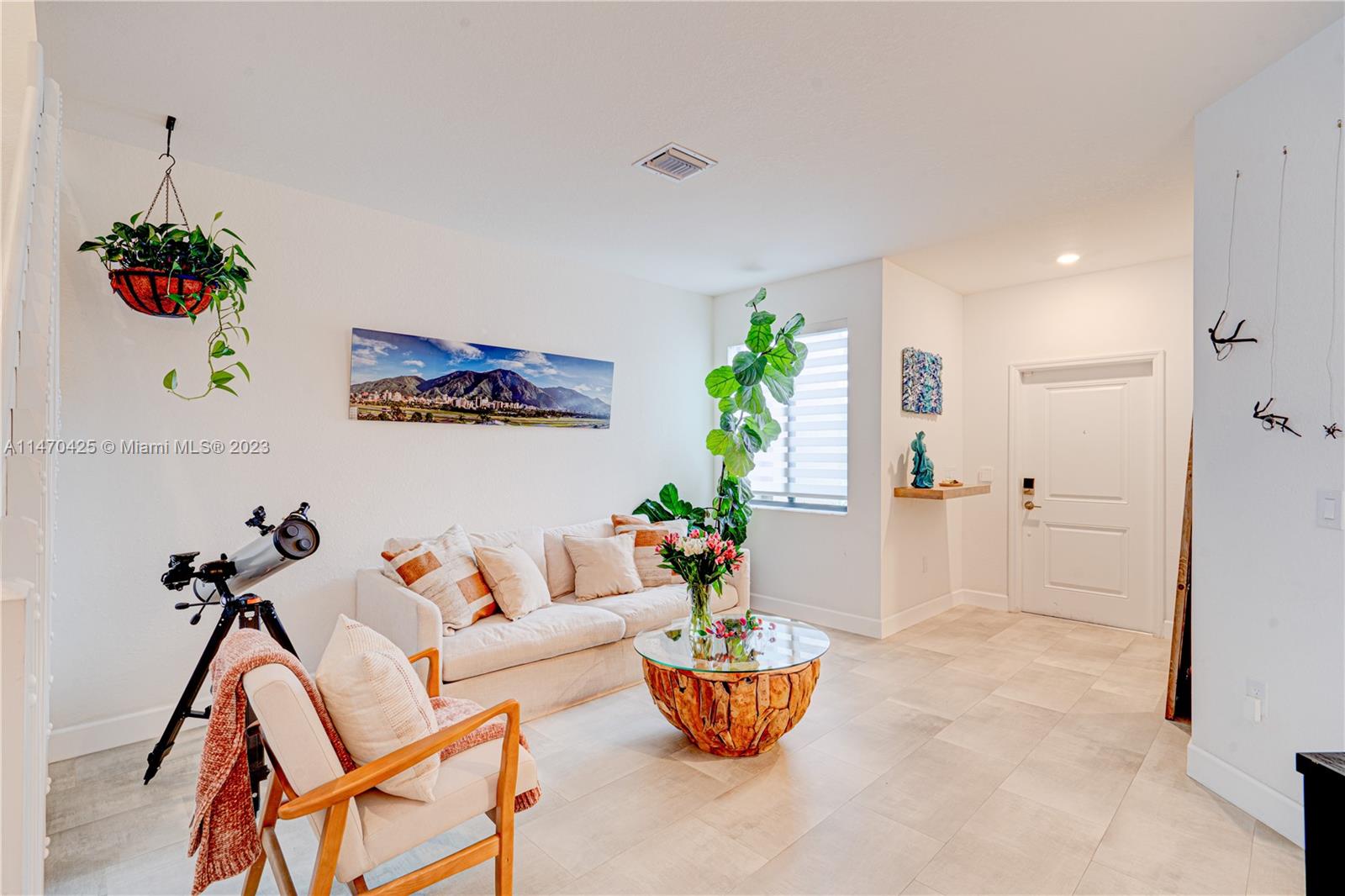 VIA VENTURA NEIGHBORHOOD - Residential