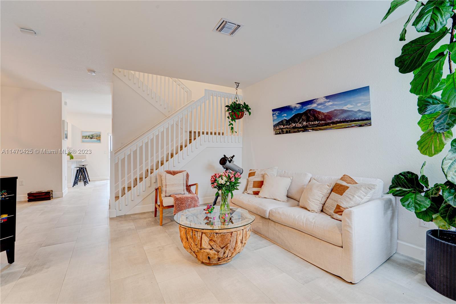 VIA VENTURA NEIGHBORHOOD - Residential