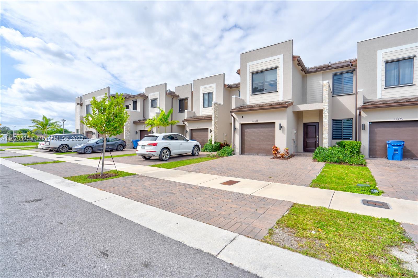 VIA VENTURA NEIGHBORHOOD - Residential