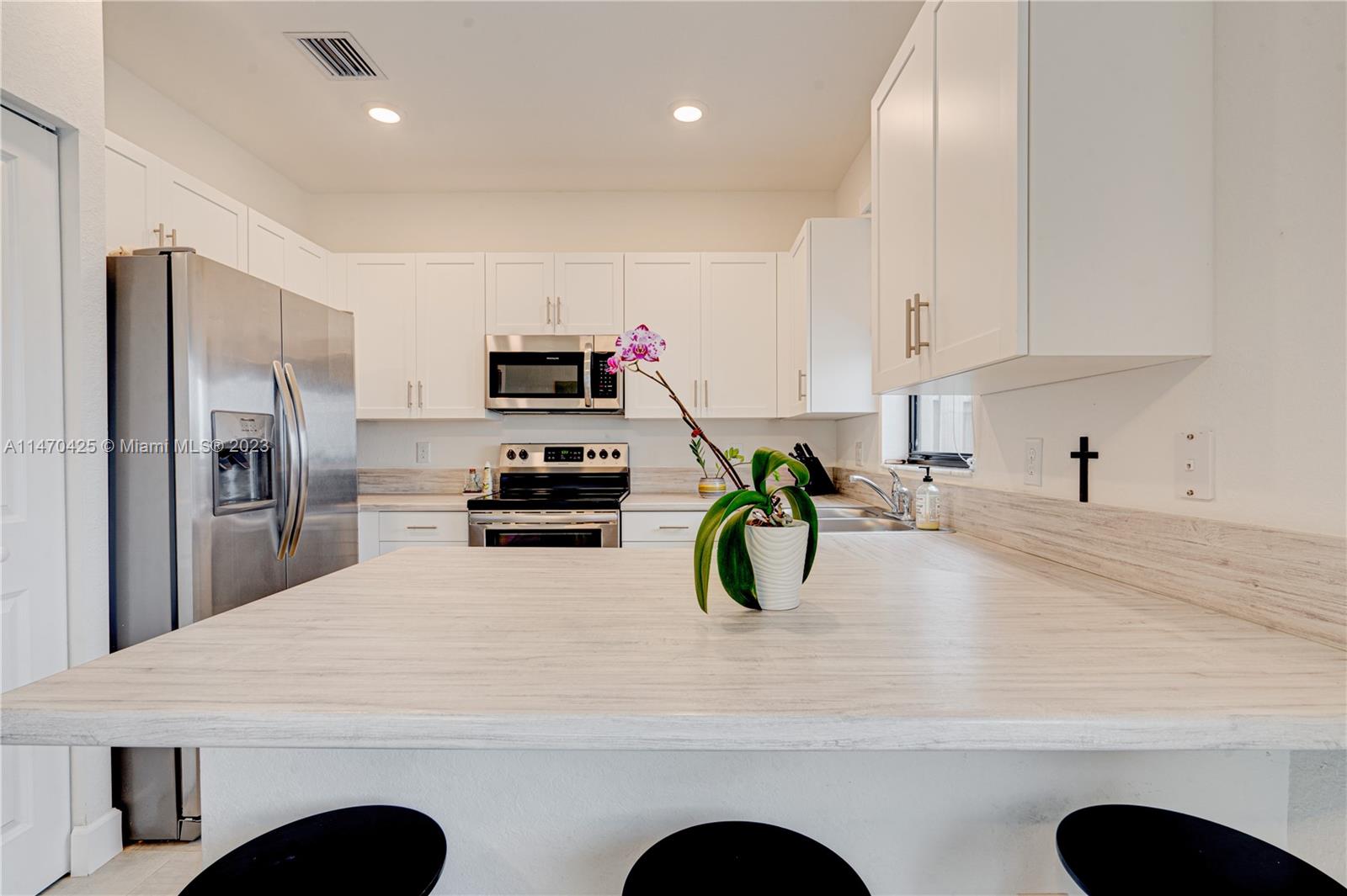 VIA VENTURA NEIGHBORHOOD - Residential