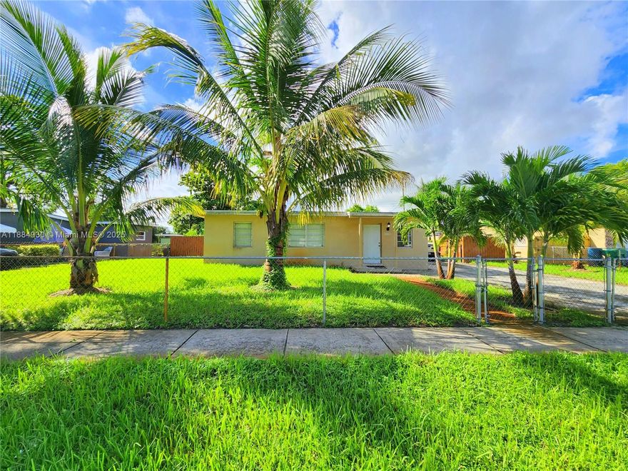 No HOA! 5-YEAR-OLD ROOF! Large side yards on both sides—perfect for parking a boat, RV, or truck. The home features tile flooring throughout the main living areas and wood laminate floors in the bedrooms. The spacious family room is ideal for entertaining, while the updated kitchen features stainless steel appliances. Additional highlights include a dedicated laundry room with extra storage. The backyard features fruit trees, room for a pool, and full fencing for privacy.