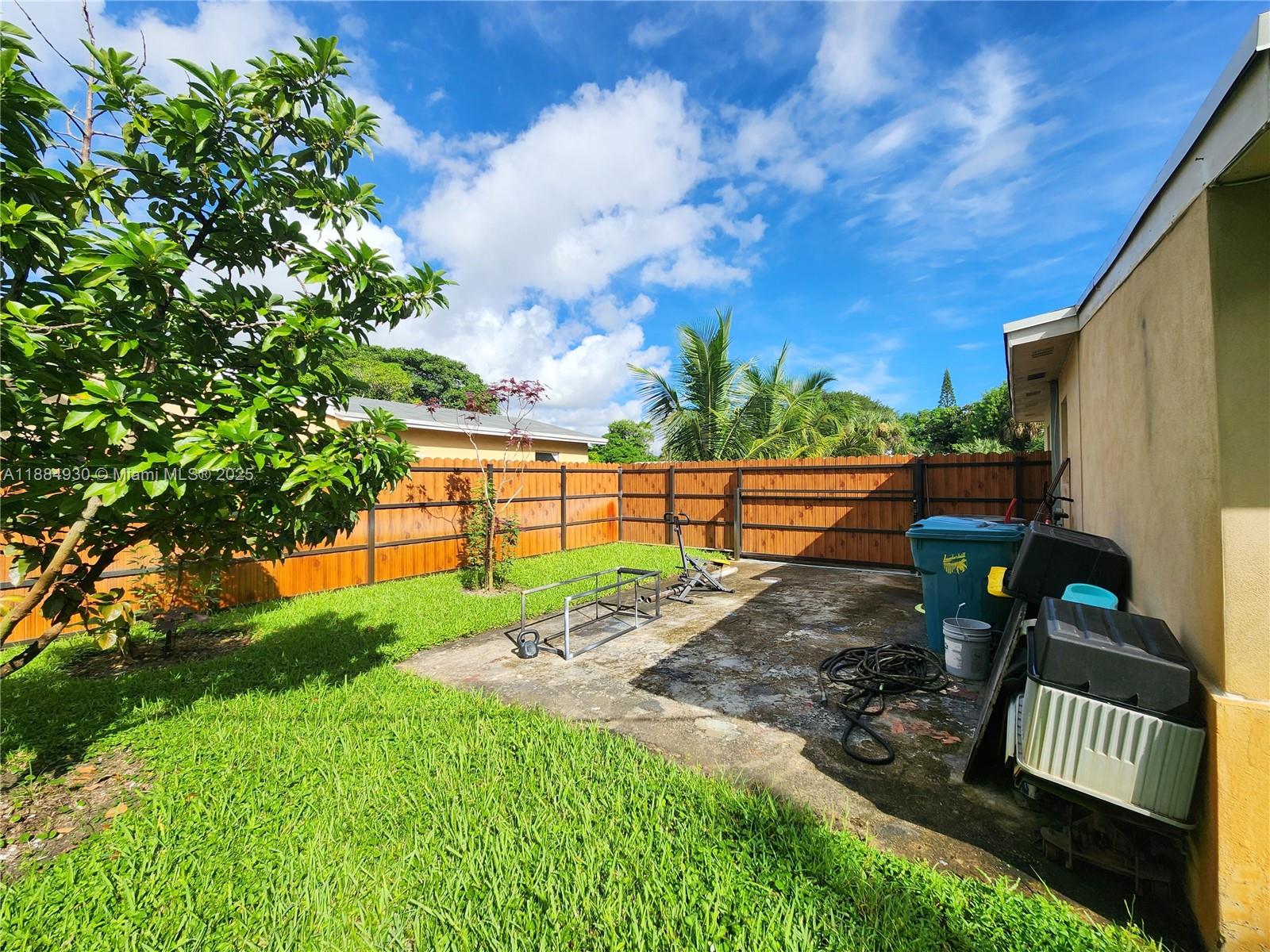 BROWARD ESTATES SEC 1 - Residential