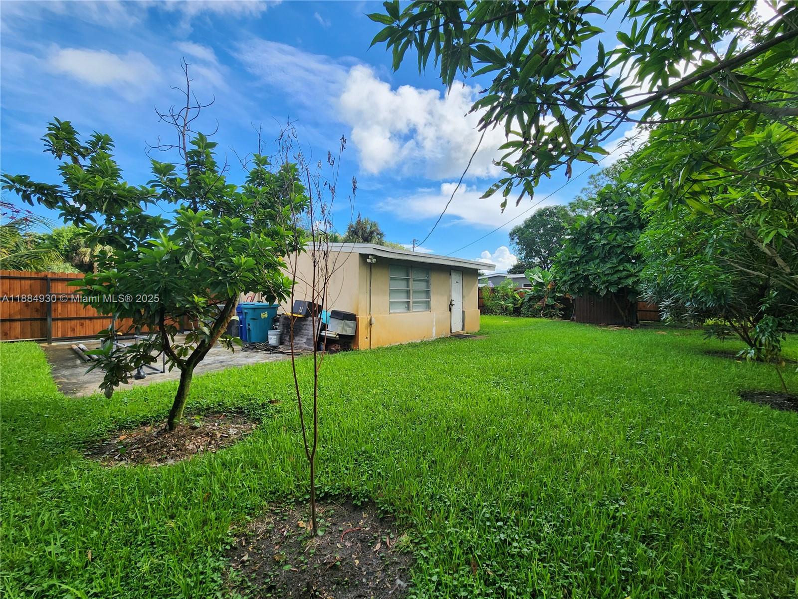 BROWARD ESTATES SEC 1 - Residential