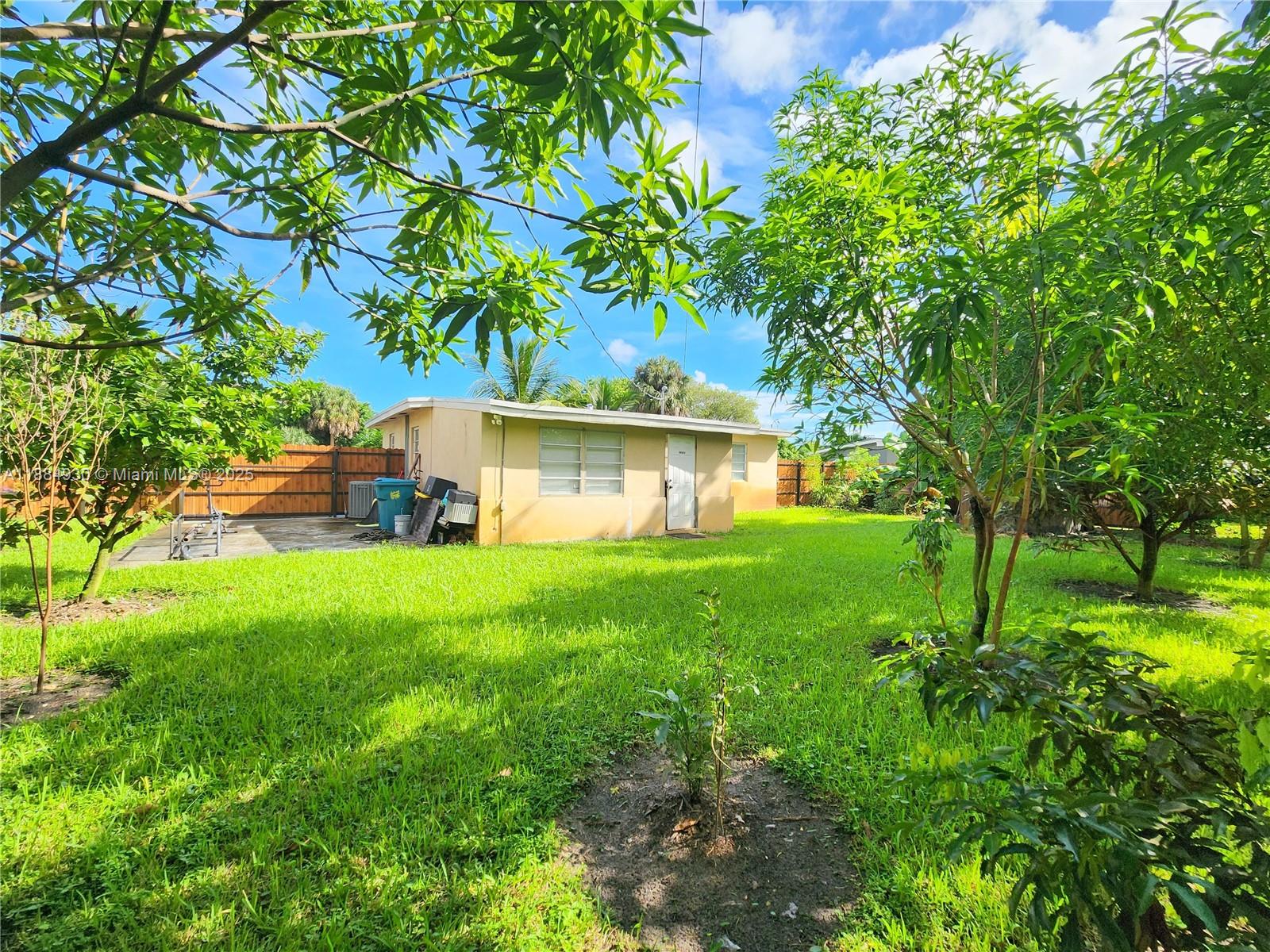 BROWARD ESTATES SEC 1 - Residential