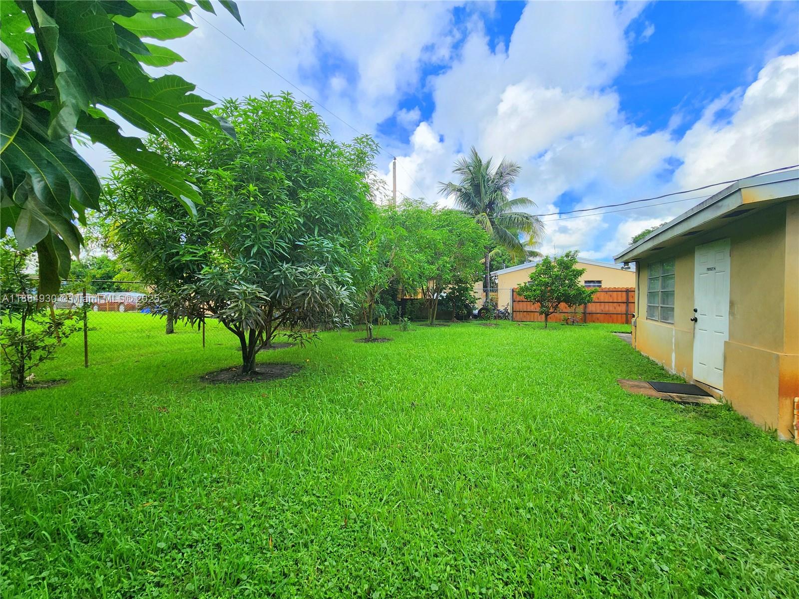 BROWARD ESTATES SEC 1 - Residential