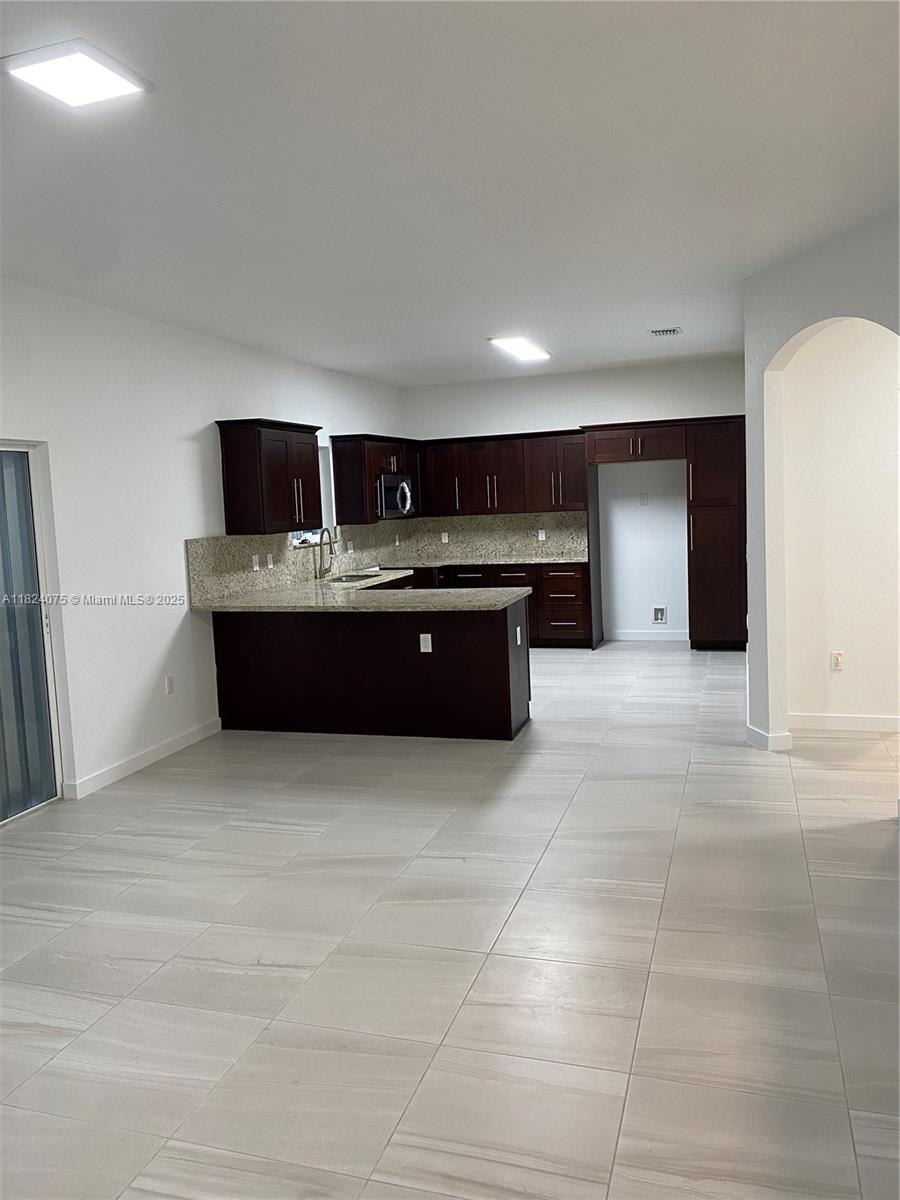 OAK GROVE ESTATES - Residential Lease