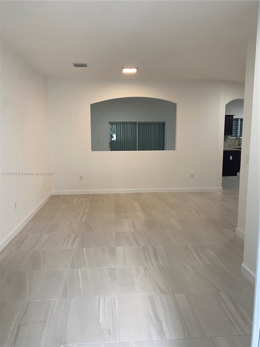 15400 Ne 7th Ave, Miami, Broward County, Florida - 4 Bedrooms  
2 Bathrooms - 