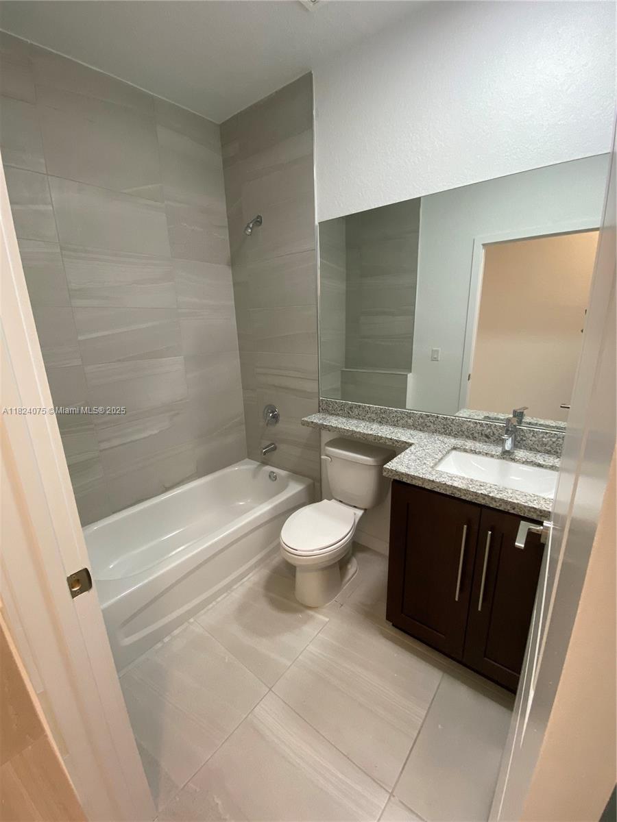 OAK GROVE ESTATES - Residential Lease