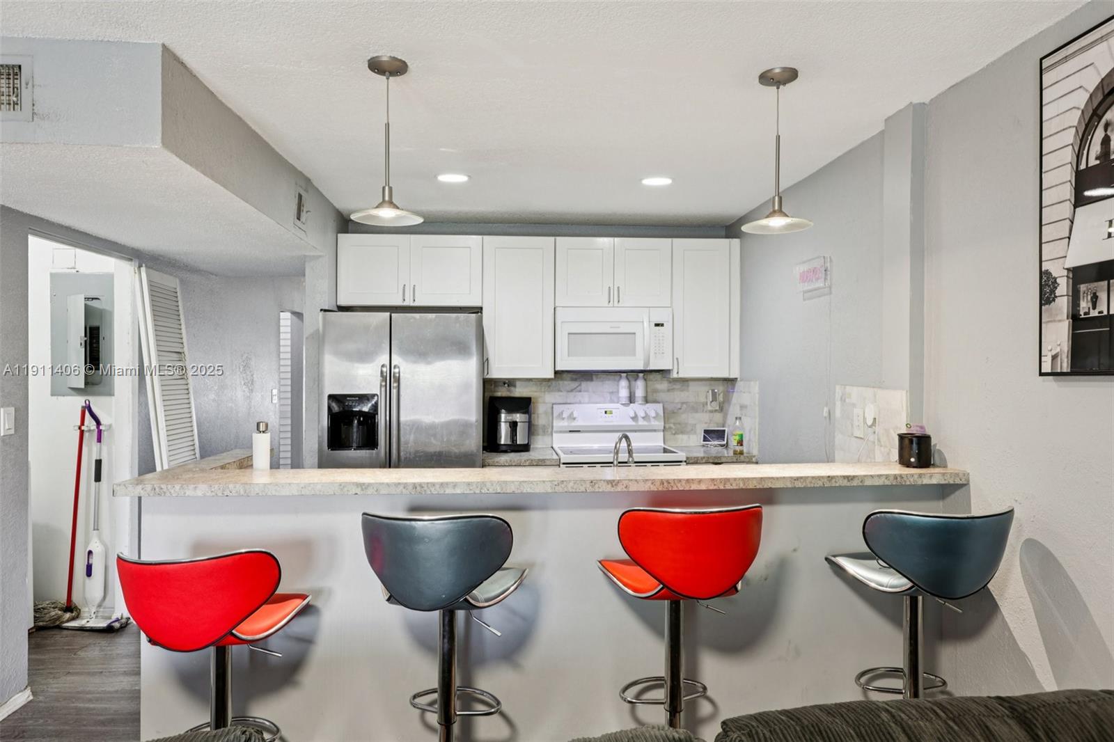 KNOLLWOOD CLUB CONDO - Residential