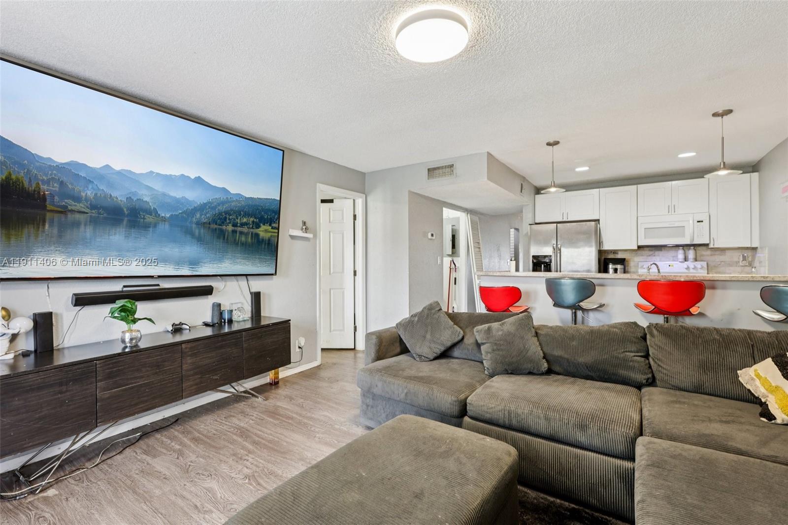 KNOLLWOOD CLUB CONDO - Residential