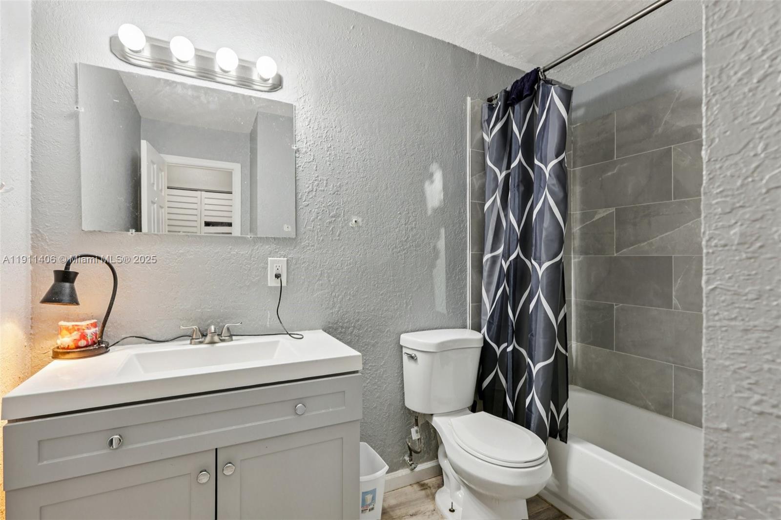 KNOLLWOOD CLUB CONDO - Residential