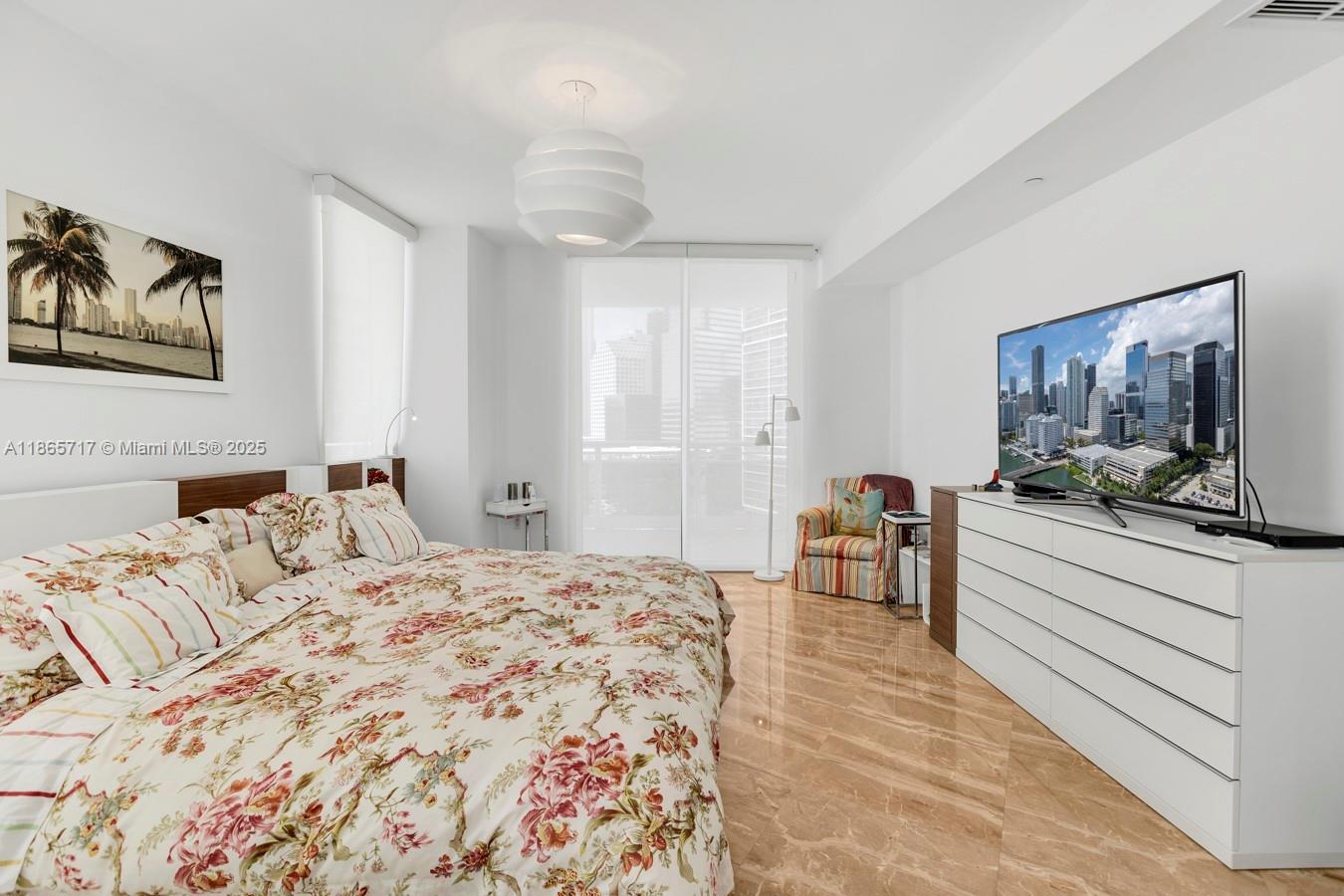 CARBONELL CONDO - Residential