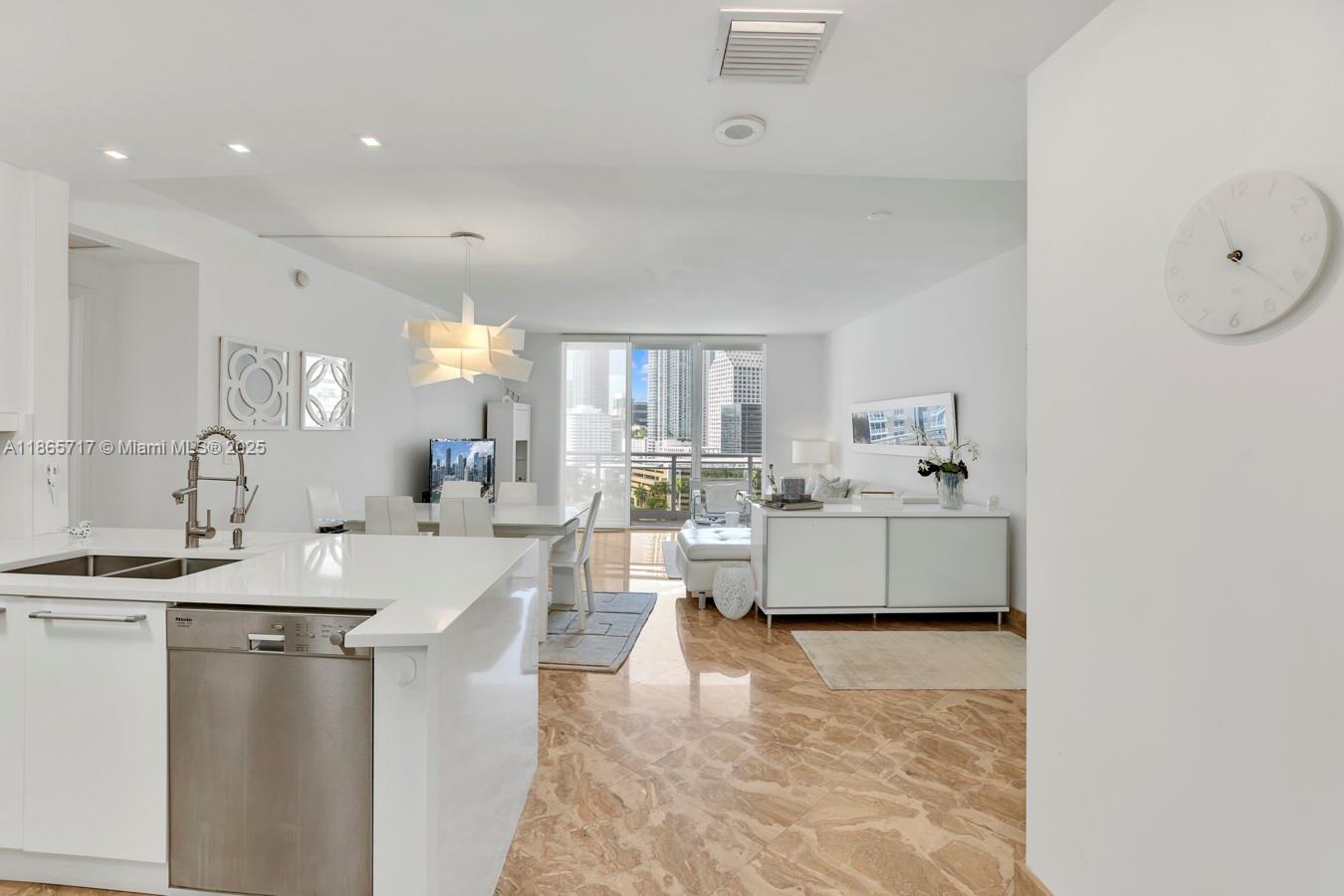 CARBONELL CONDO - Residential