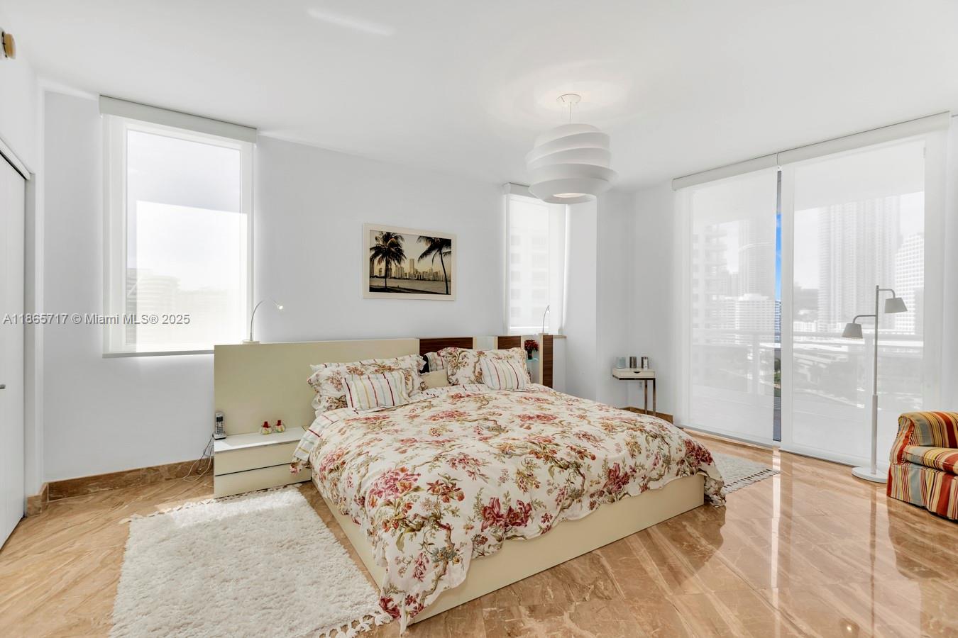 CARBONELL CONDO - Residential