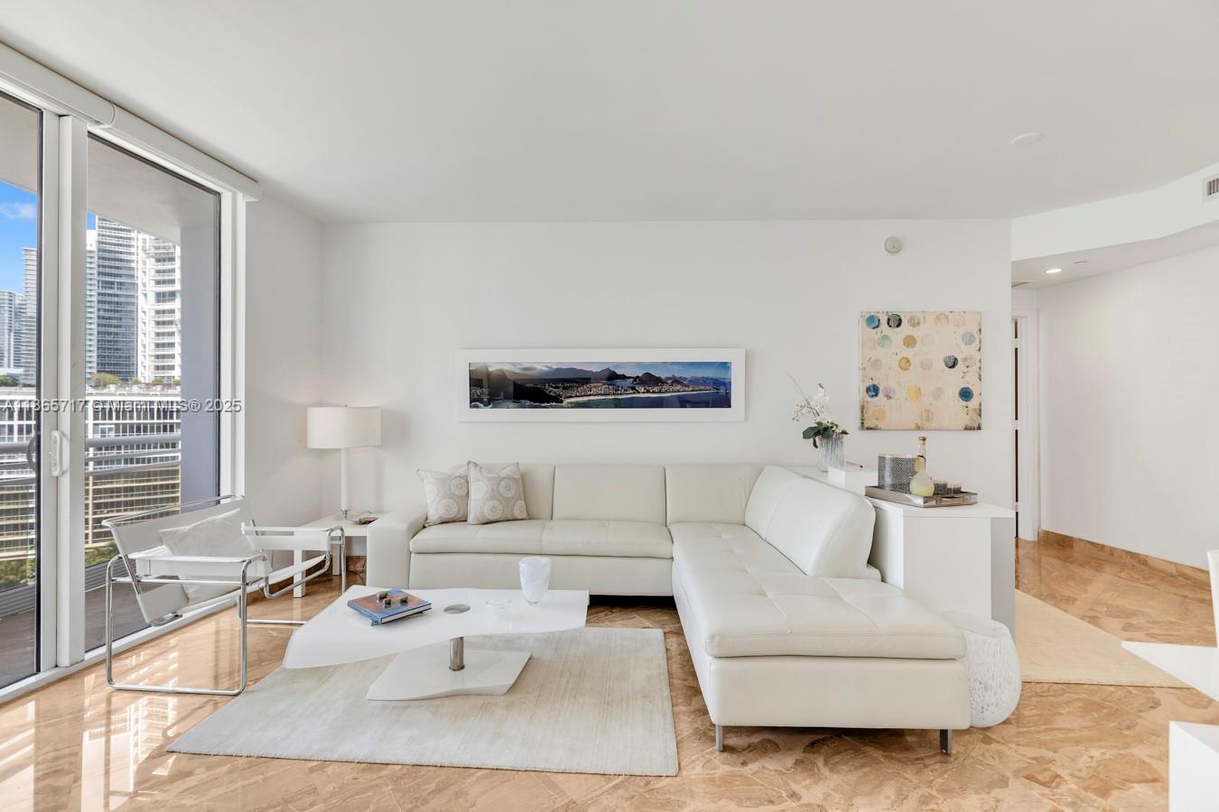 CARBONELL CONDO - Residential