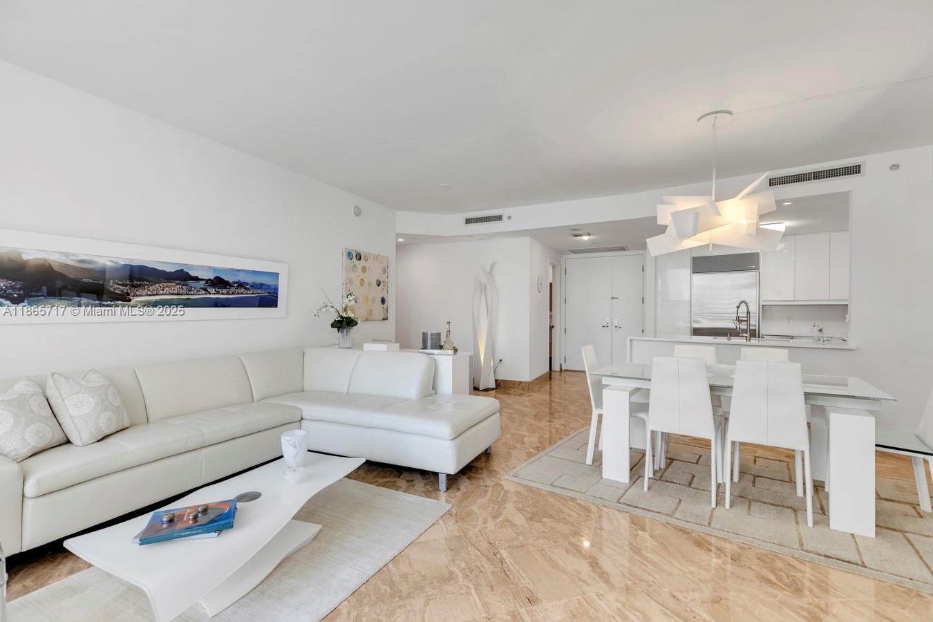 CARBONELL CONDO - Residential