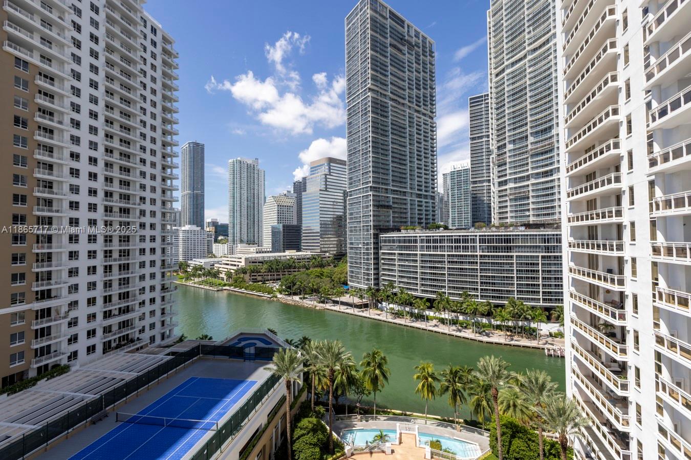 CARBONELL CONDO - Residential