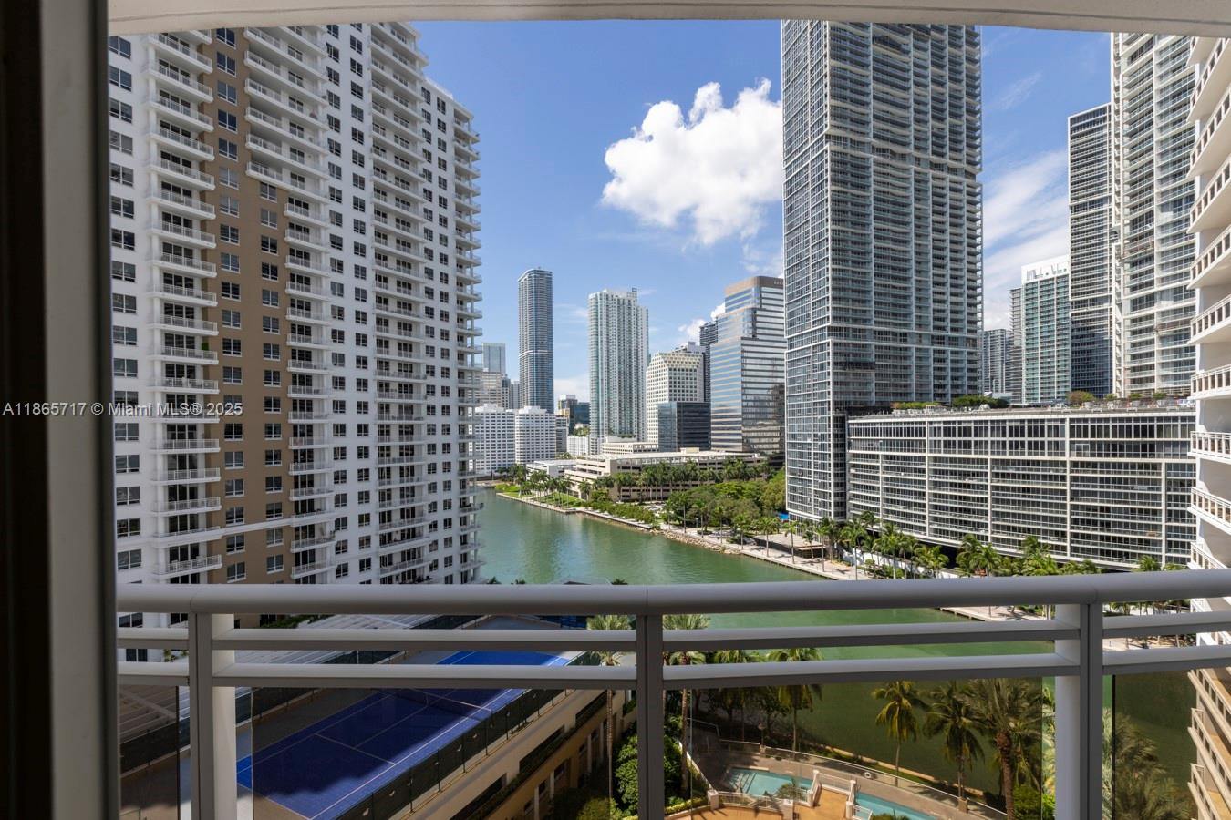 CARBONELL CONDO - Residential