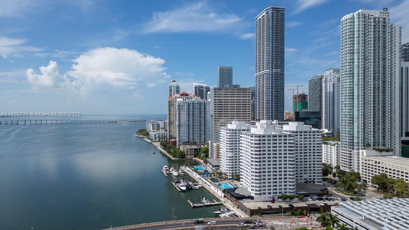 CARBONELL CONDO - Residential