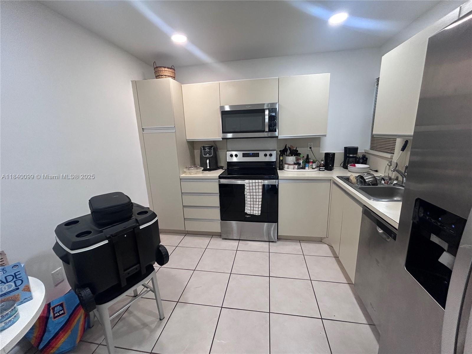 POINCIANA IS YT & RCQ CLU - Residential