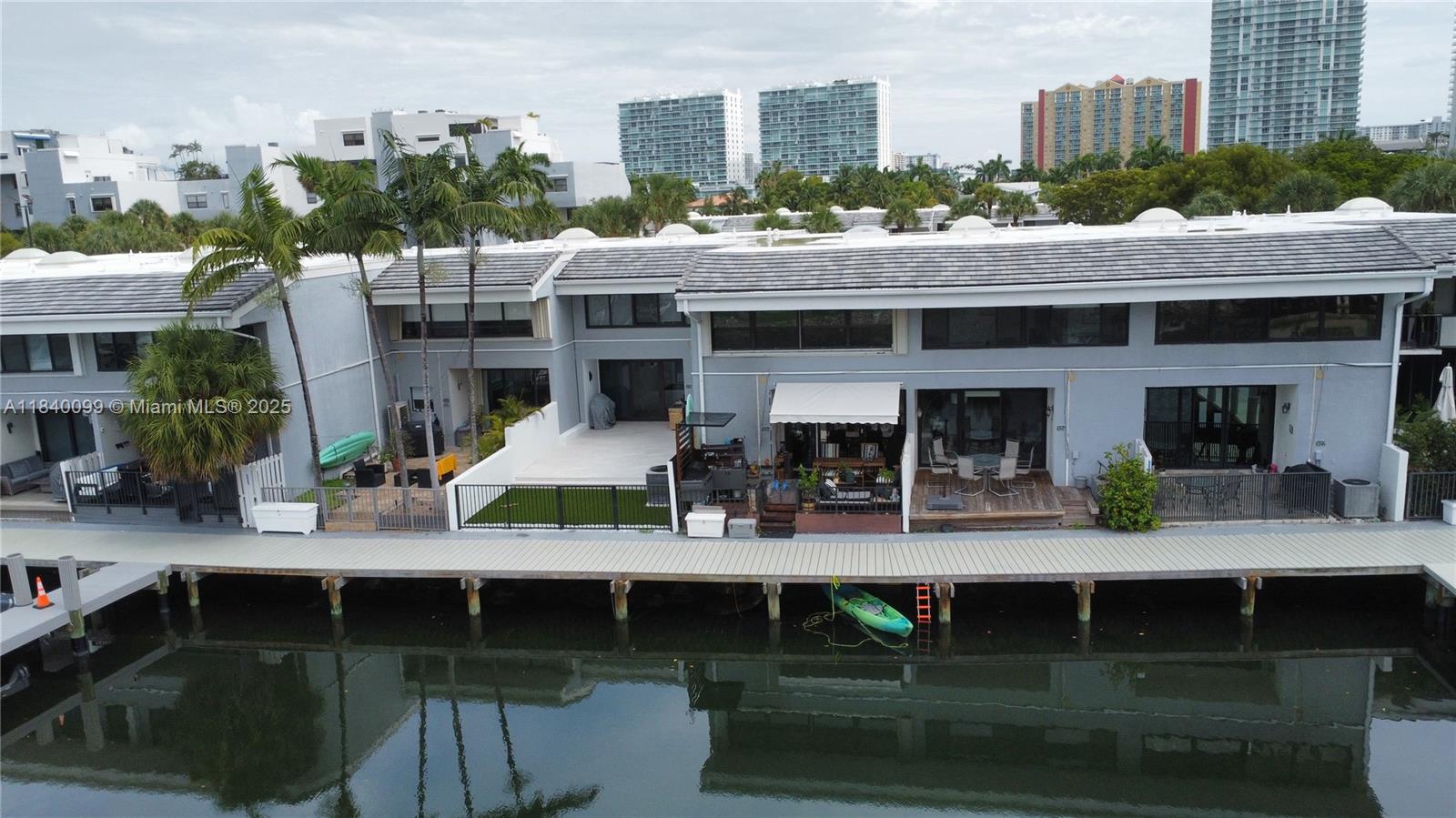 324 Poinciana Dr 906