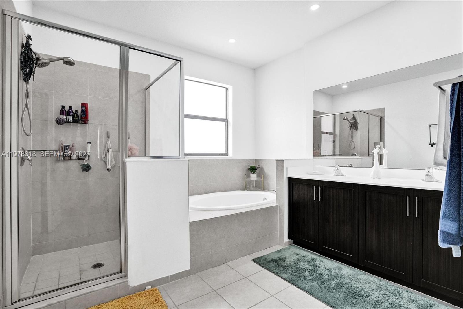 PINE ISLE - Residential