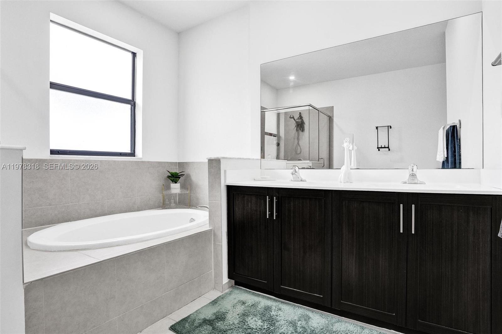 PINE ISLE - Residential