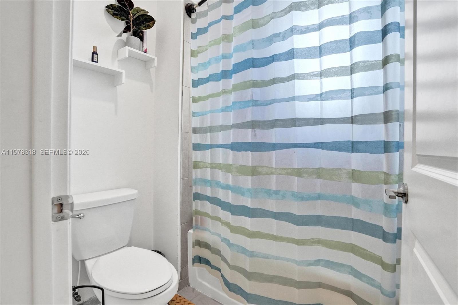 PINE ISLE - Residential