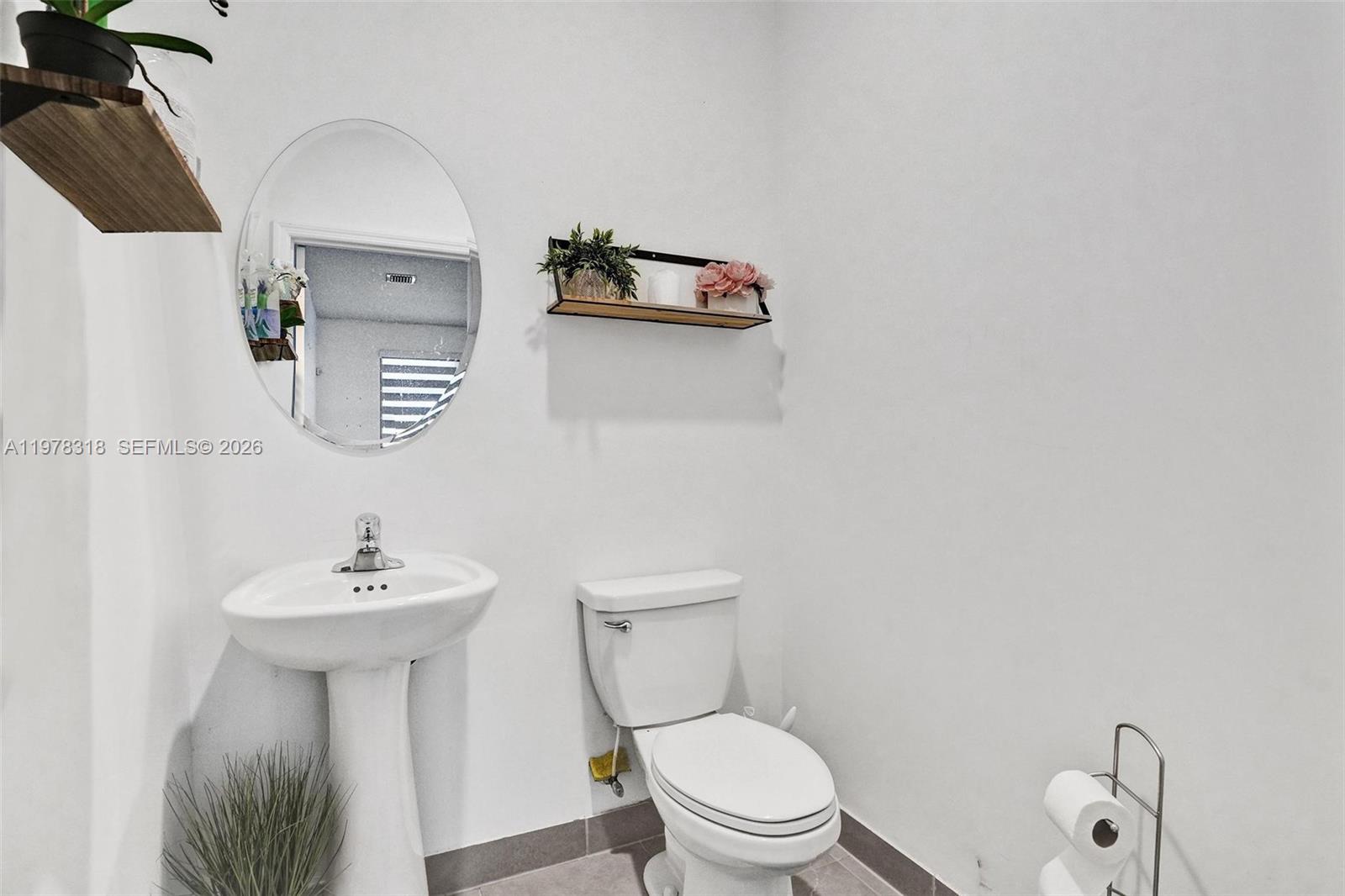 PINE ISLE - Residential