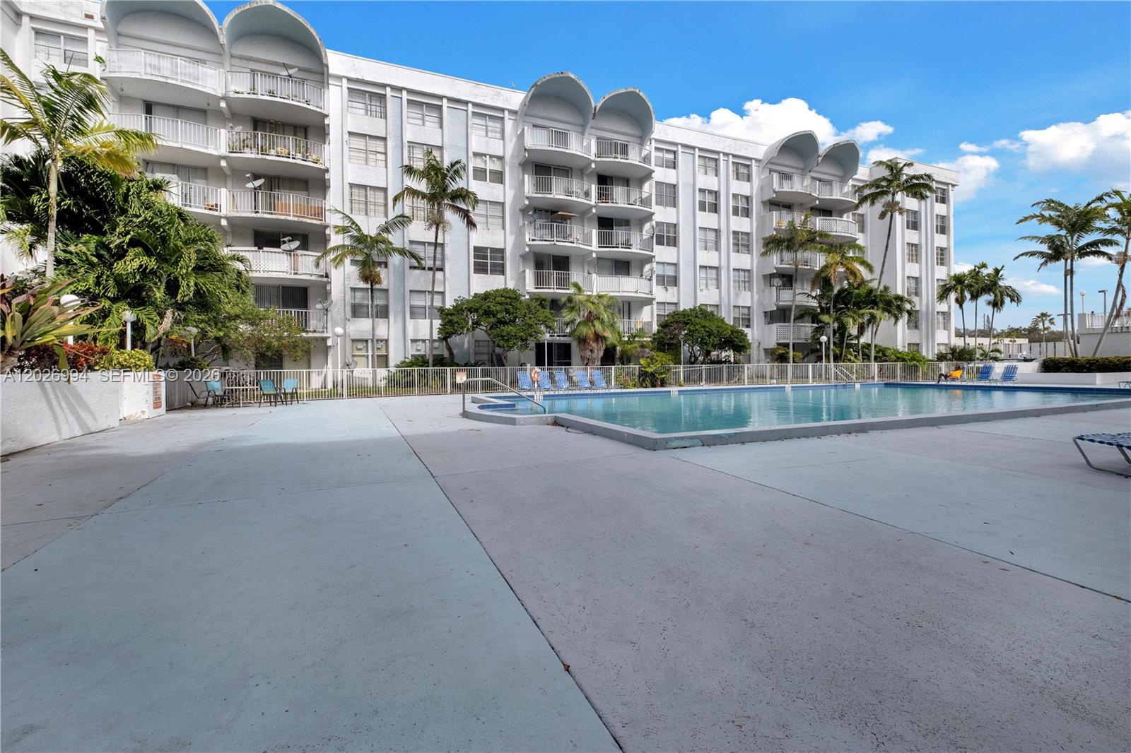 MONTECARLO CONDO - Residential