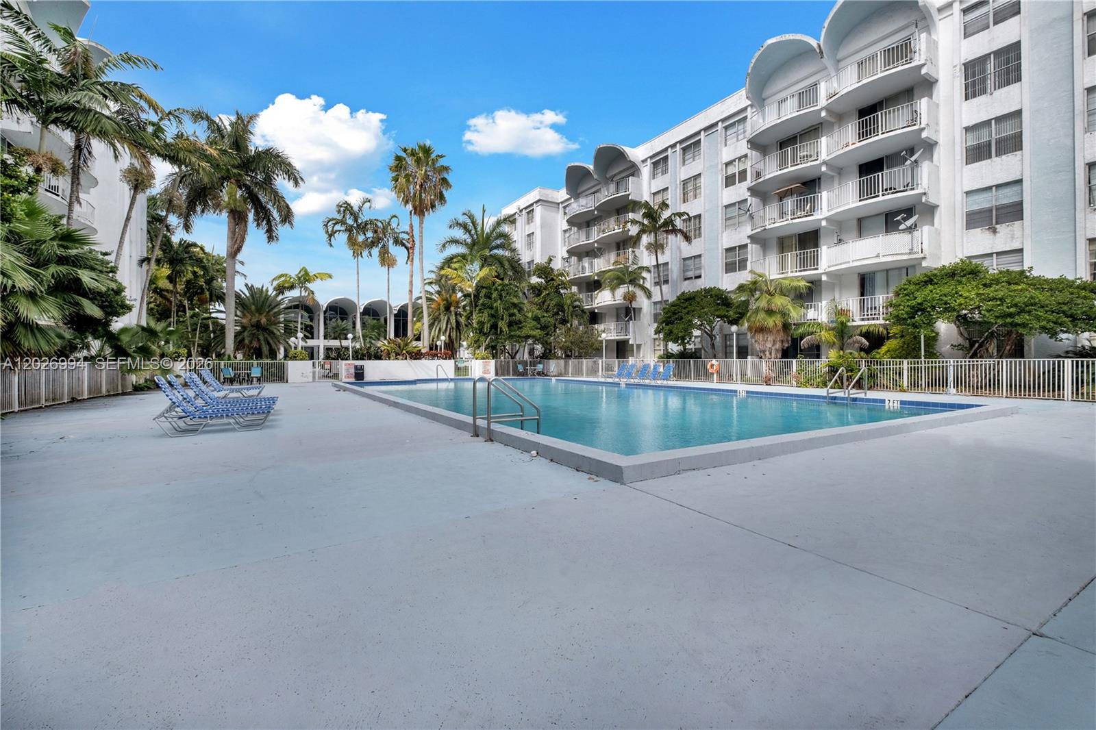 496 NW 165th St Rd D-616, Miami, FL, 33169/$180,000 3 496 NW 165th St Rd D-616