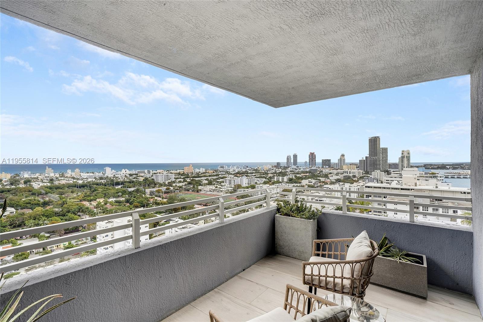 ¤THE WAVERLY AT SOUTH BEAC - Residential