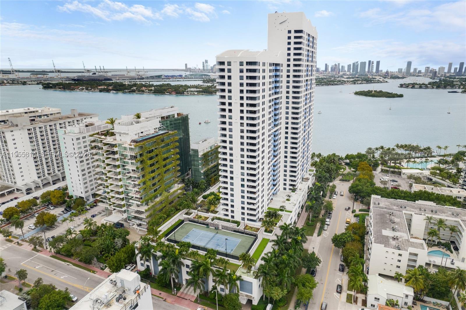 ¤THE WAVERLY AT SOUTH BEAC - Residential