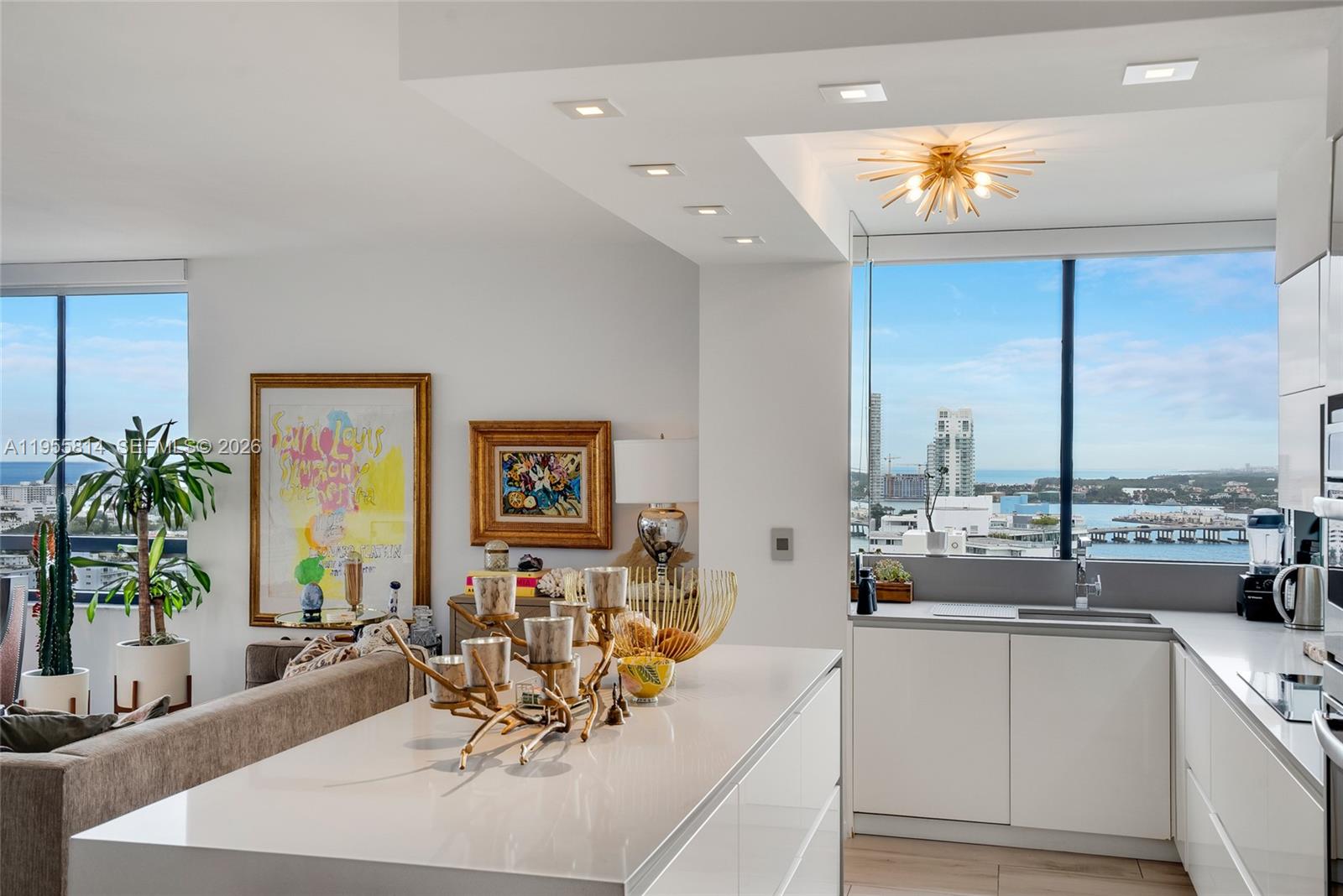 ¤THE WAVERLY AT SOUTH BEAC - Residential