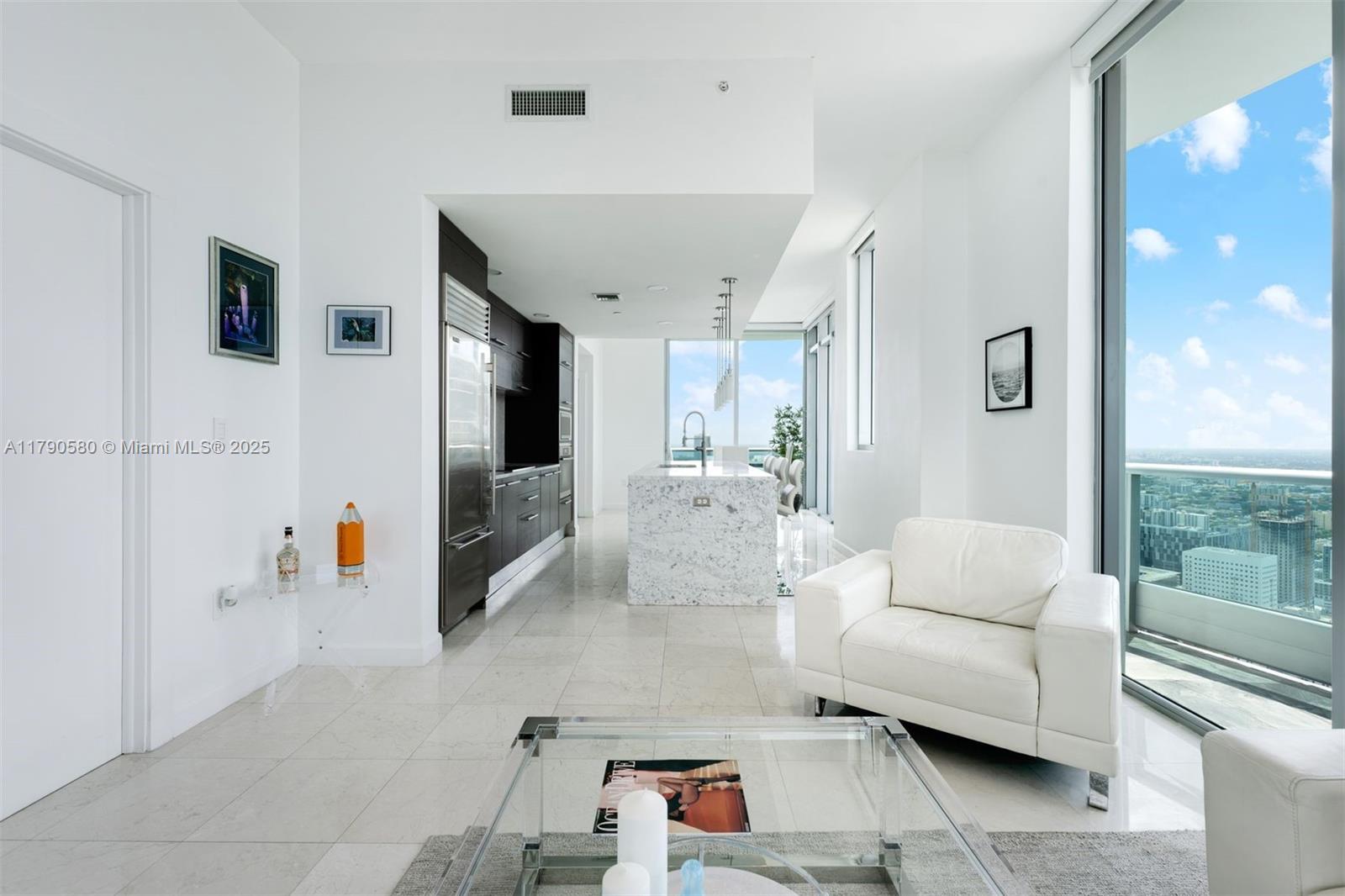 900 Biscayne Blvd 5812
