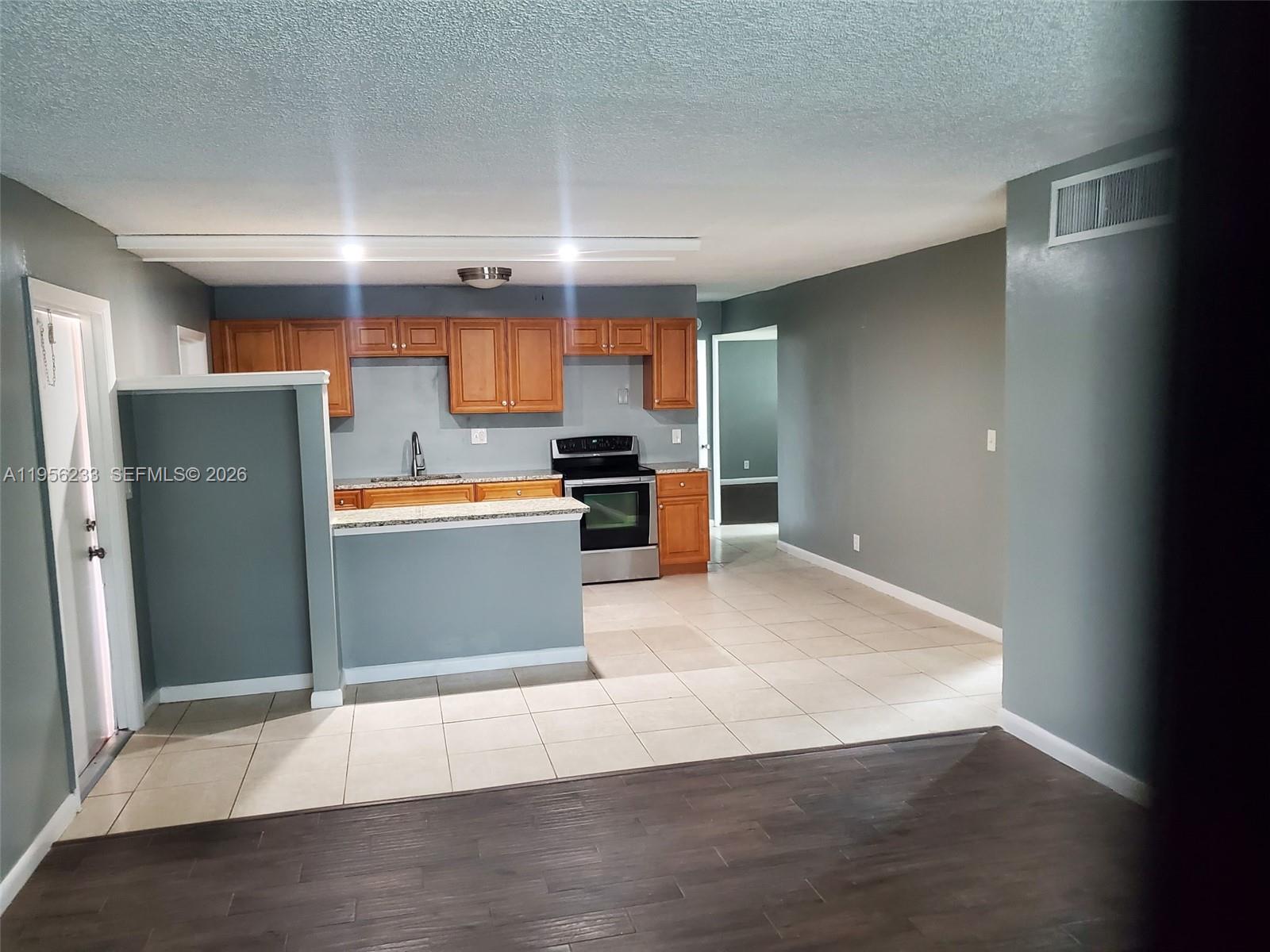 CHERRYTREE CONDO - Residential