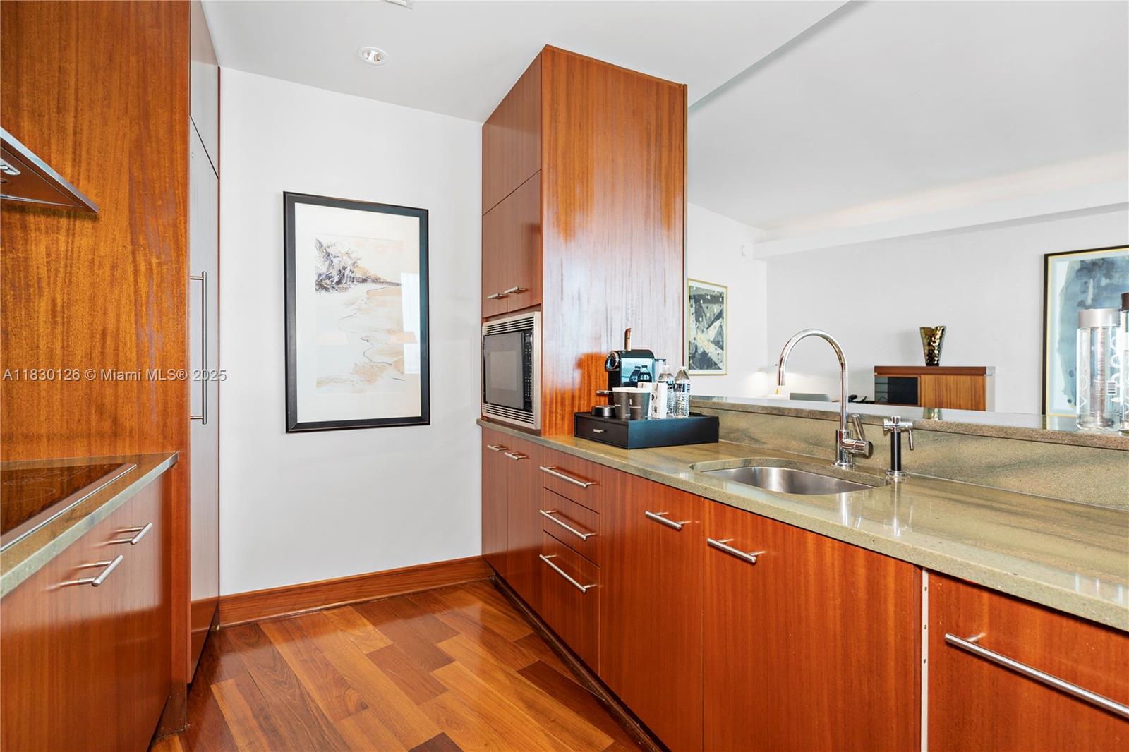 10295 COLLINS AVE HOTEL C - Residential