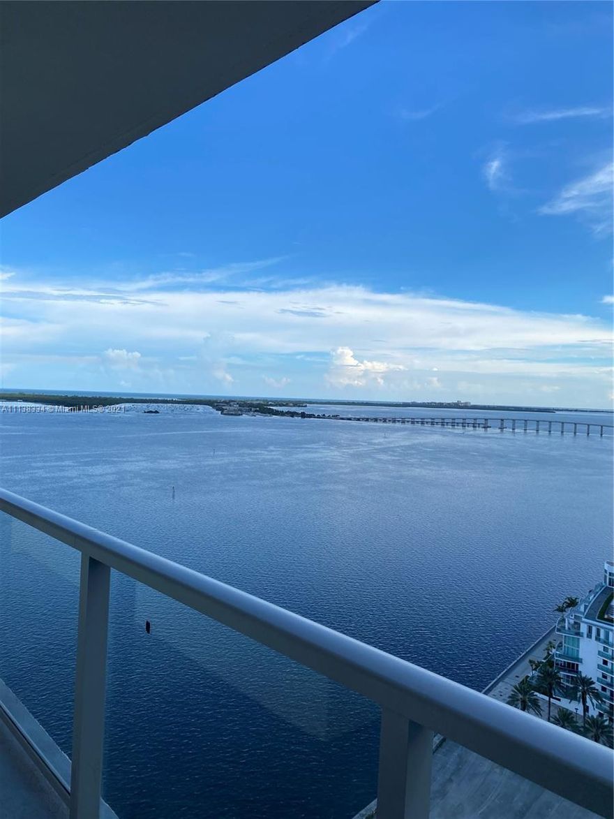 Beautiful bright spacious, 1 bed/1bath available for lease at The Mark on Brickell. Oversized balcony, granite counter tops, washer/dryer, (2)Parking spaces. One assigned parking space plus One complimentary valet for one car. 24/7 Concierge & Valet Parking Wake up to the spectacular views from the 25th floor. Endless views of Biscayne Bay every day. Walking distance to Mary Brickell, nightlife and Brickell City Centre. Included in rent: water, basic cable & internet. Building is full of amenities that include pool, hot tub, bbq grills, cabanas, large modern gym, sauna, tennis court, racquetball, business center, clubhouse, restaurant, charging for electric vehicles. oversized balcony, granite counter tops, washer/dryer This is a must see. NO PETS ALLOWED