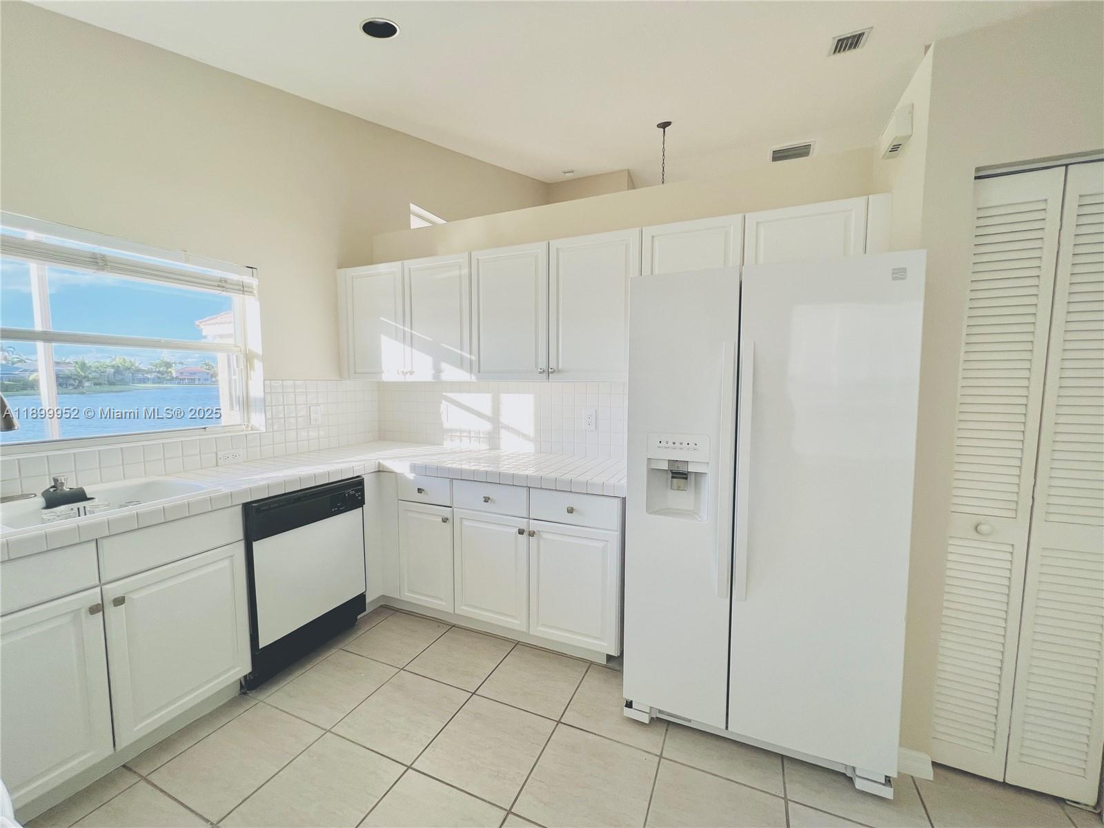 SECTOR 3 - PARCELS C D E - Residential Lease