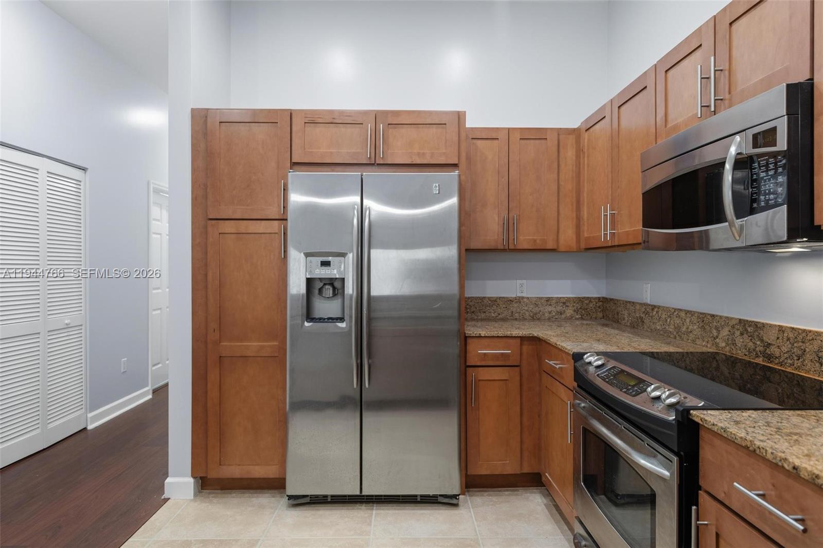 COLONNADE AT DADELAND SW - Residential