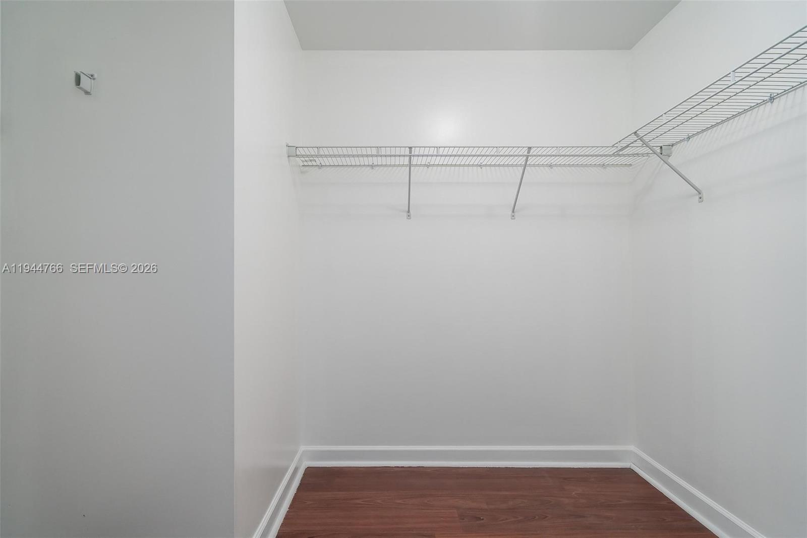 COLONNADE AT DADELAND SW - Residential