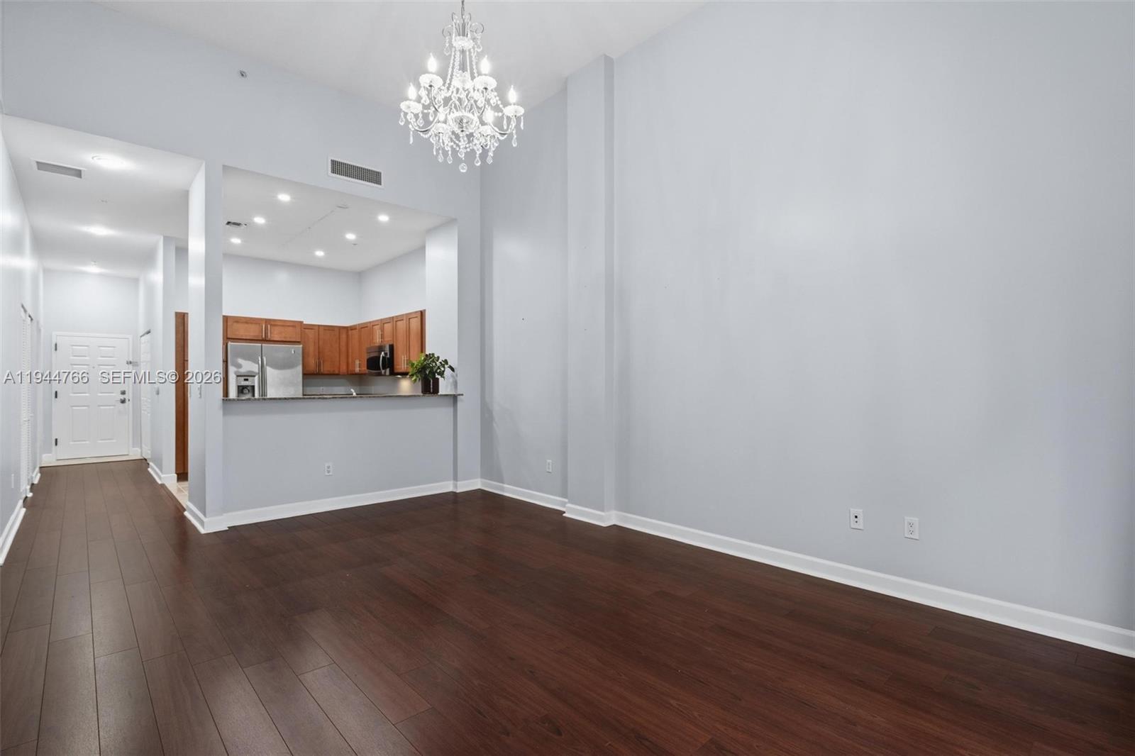 COLONNADE AT DADELAND SW - Residential